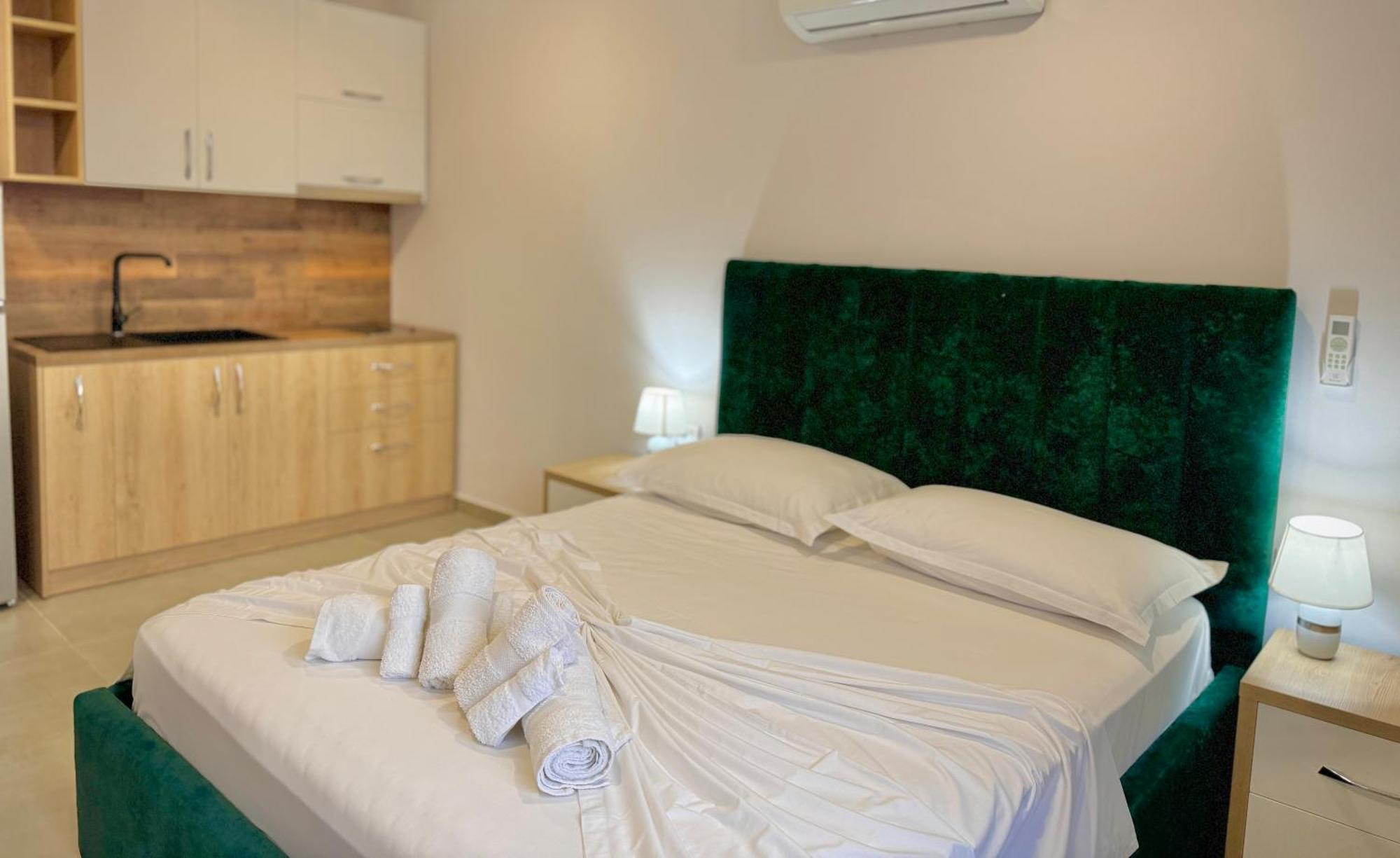 Sea View Apartments 골렘 외부 사진