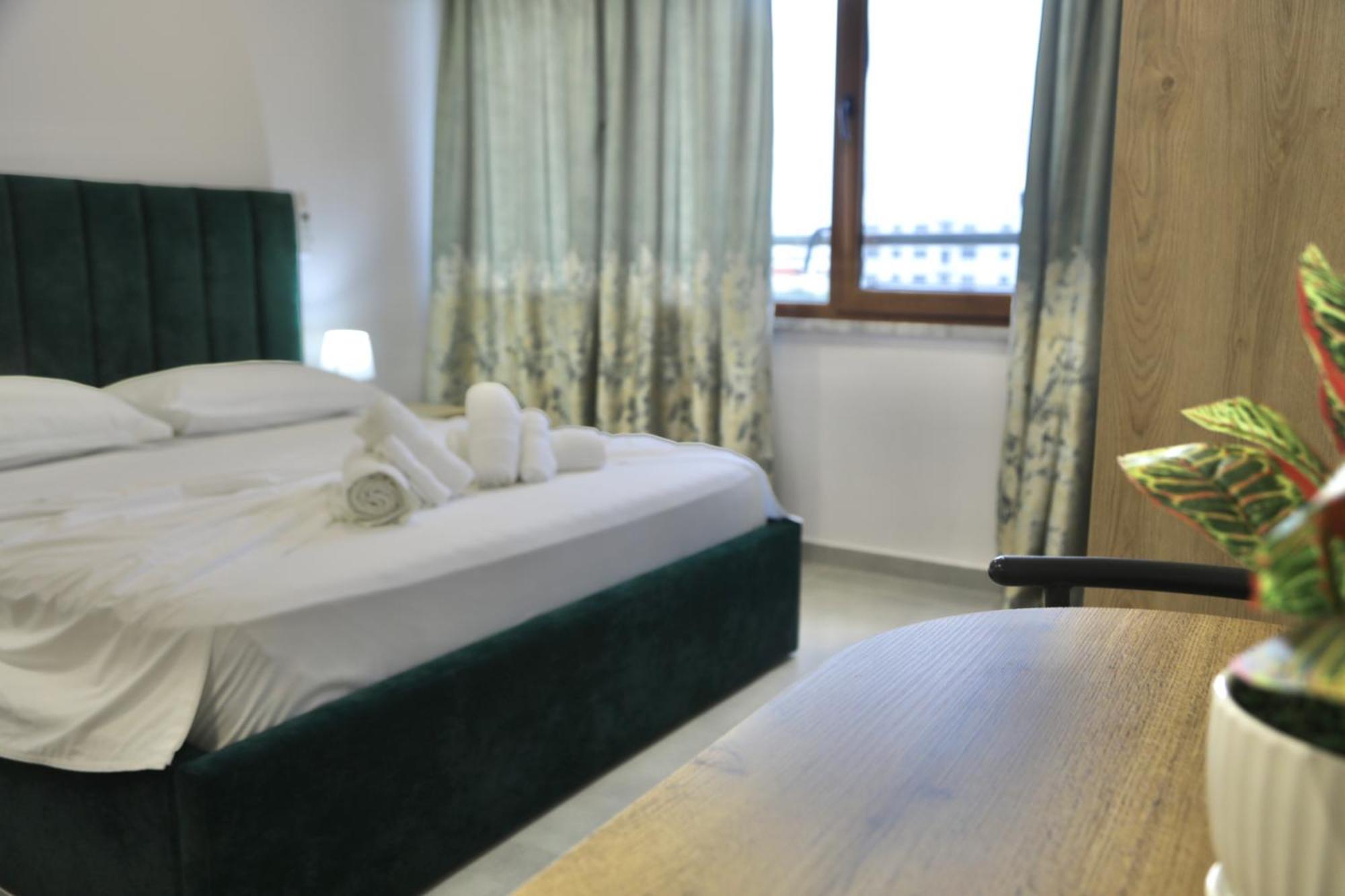 Sea View Apartments 골렘 외부 사진