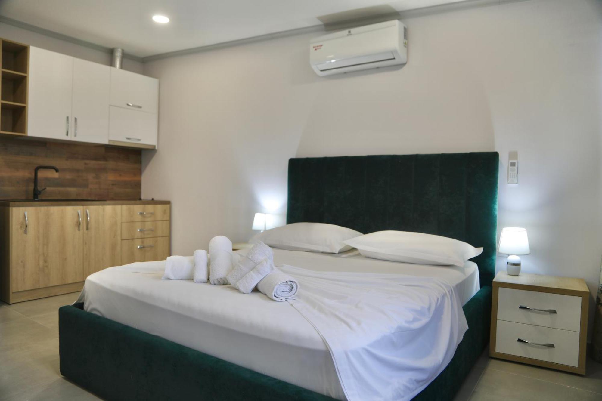 Sea View Apartments 골렘 외부 사진