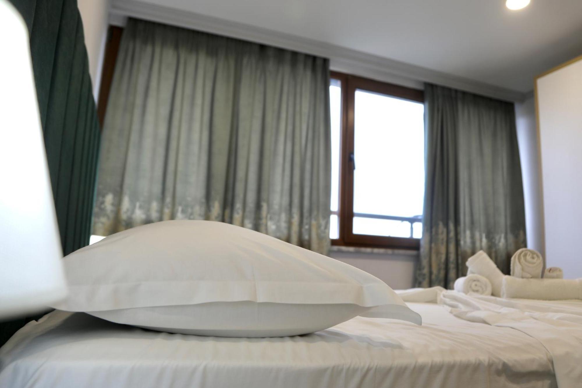Sea View Apartments 골렘 외부 사진