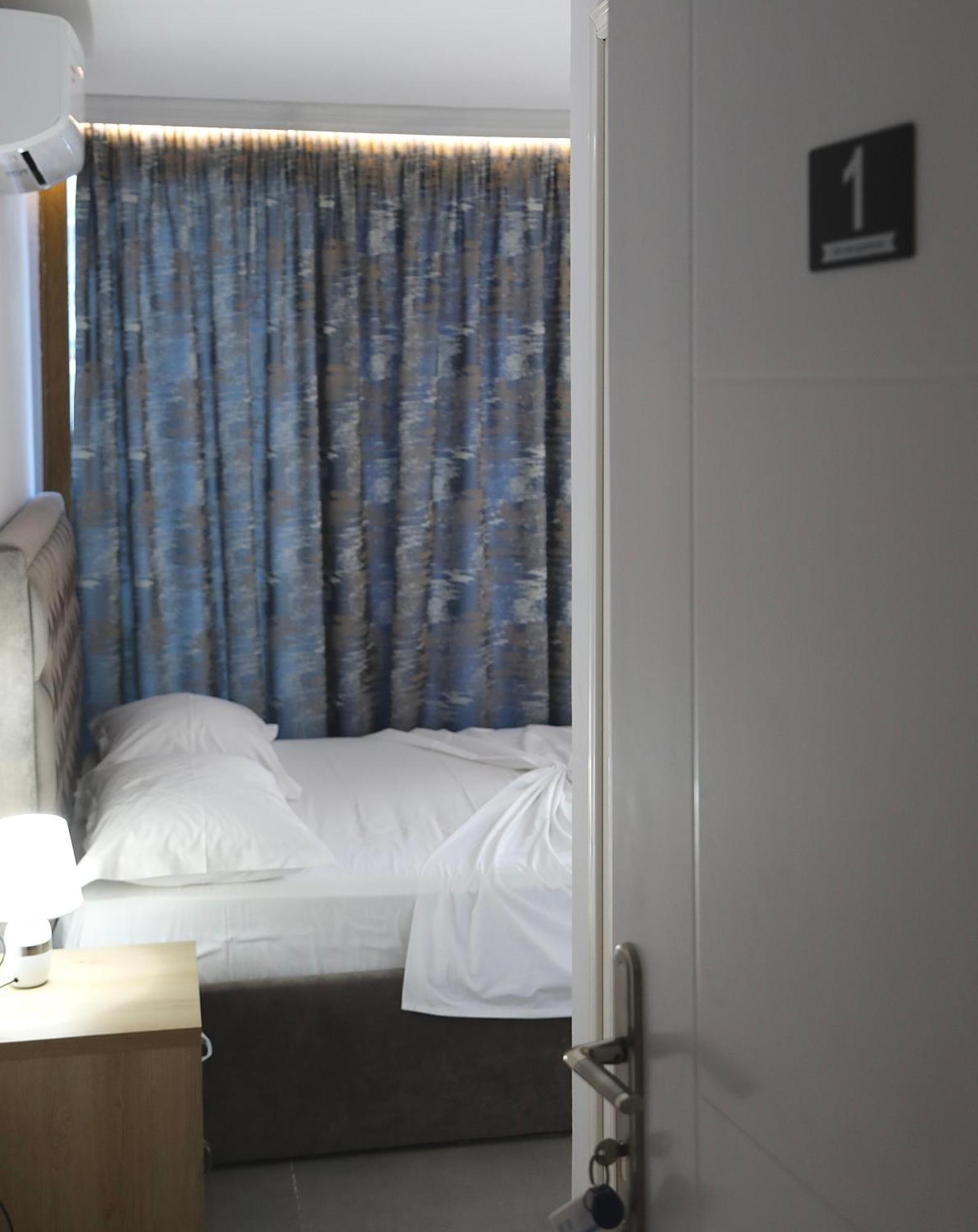 Sea View Apartments 골렘 외부 사진