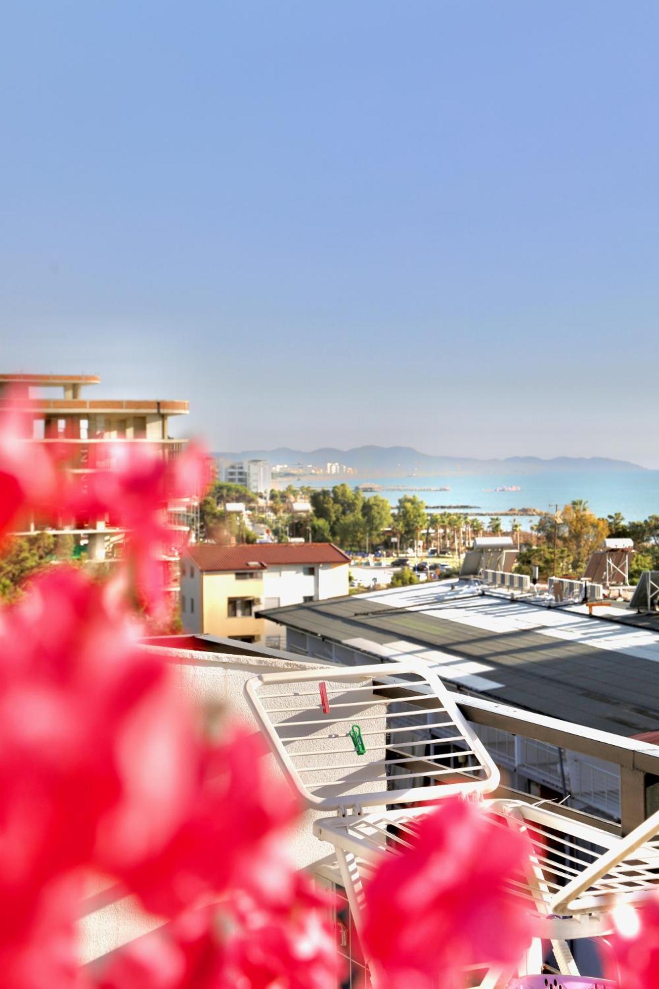 Sea View Apartments 골렘 외부 사진
