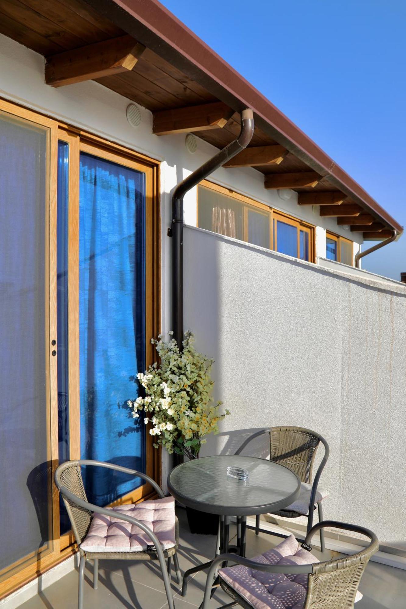 Sea View Apartments 골렘 외부 사진