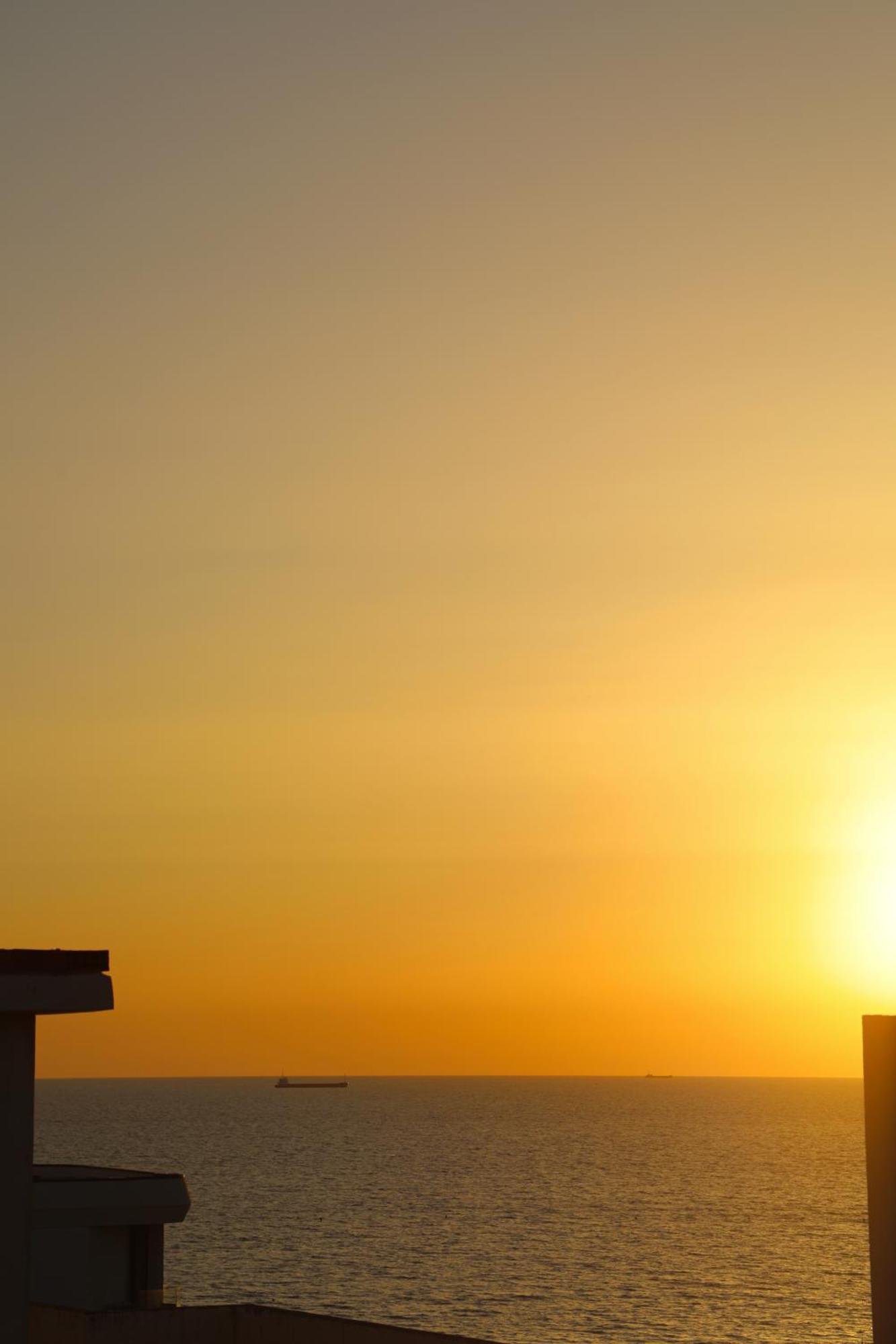 Sea View Apartments 골렘 외부 사진