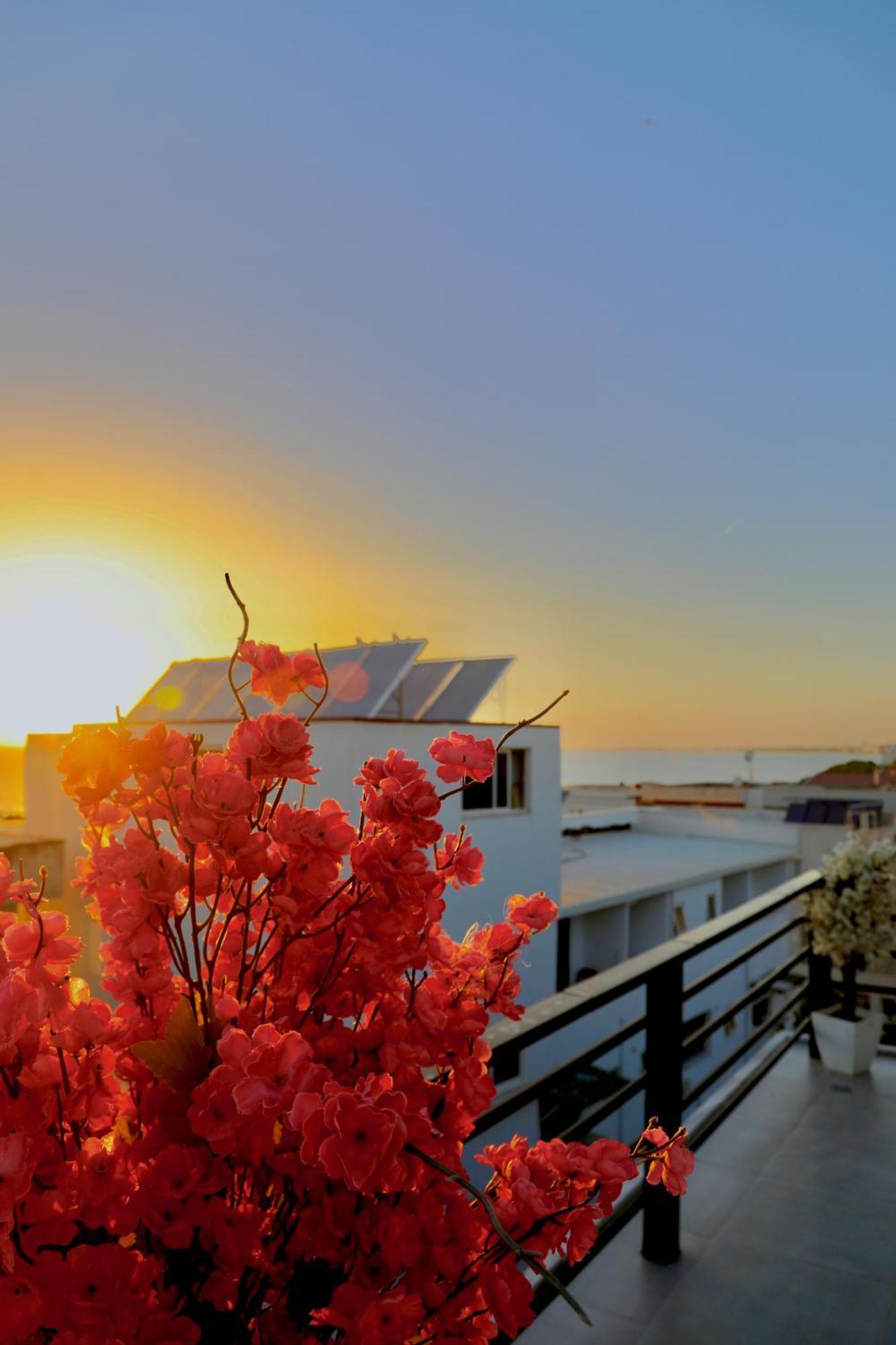 Sea View Apartments 골렘 외부 사진