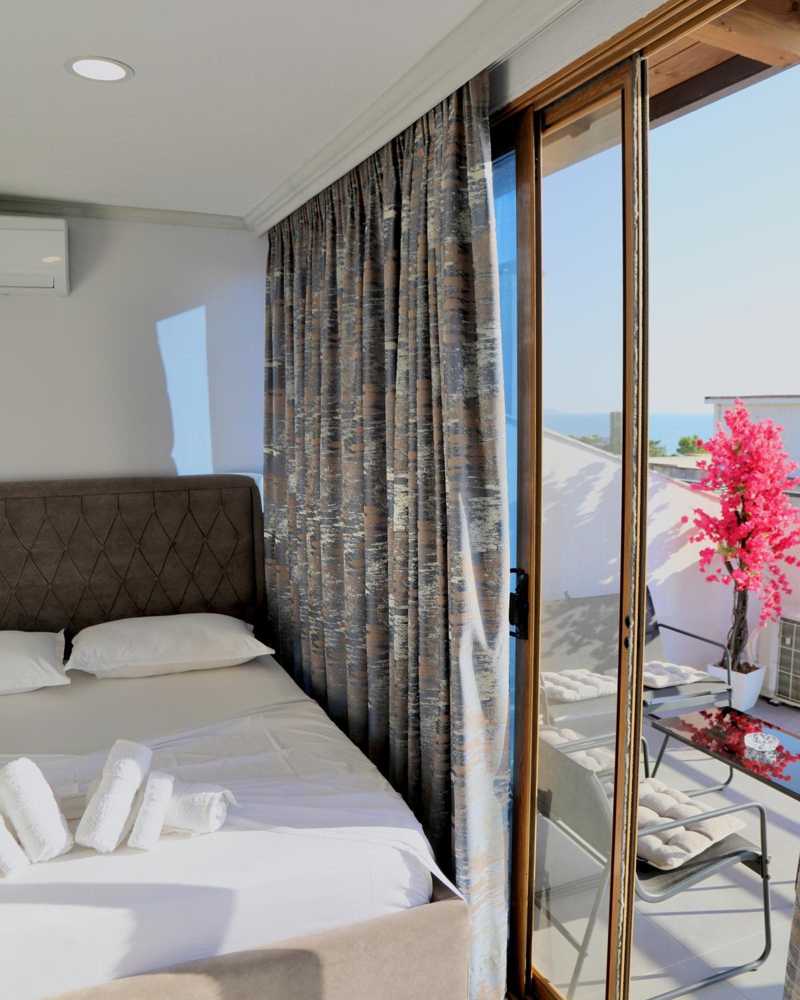 Sea View Apartments 골렘 외부 사진